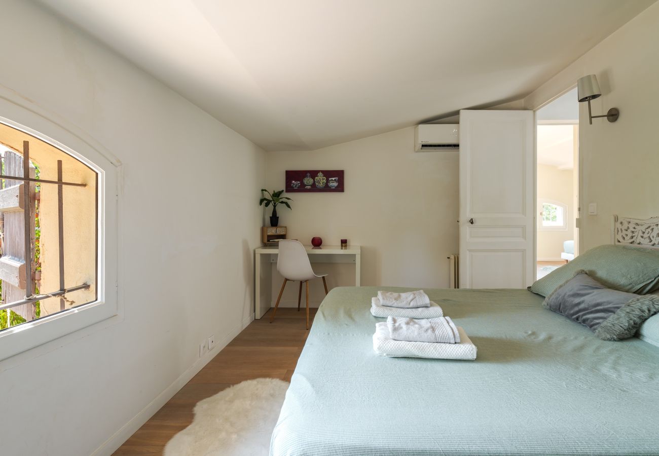 Maison à Roquefort-les-Pins - VILLA MAZAL