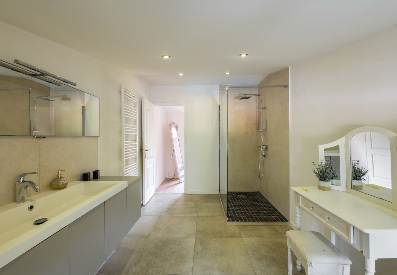 Maison à Roquefort-les-Pins - VILLA MAZAL