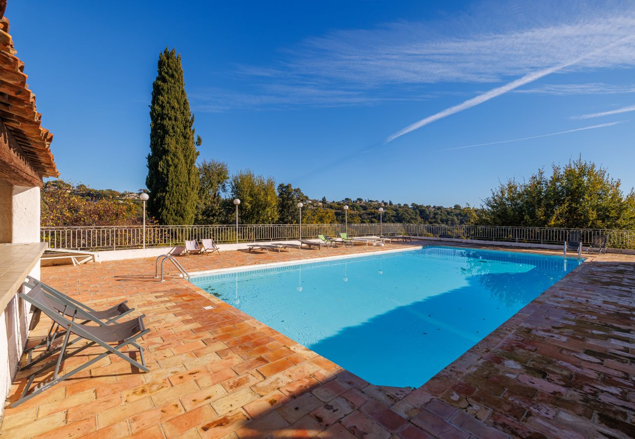 Maison à Saint Paul de Vence - VILLA MIRADOU