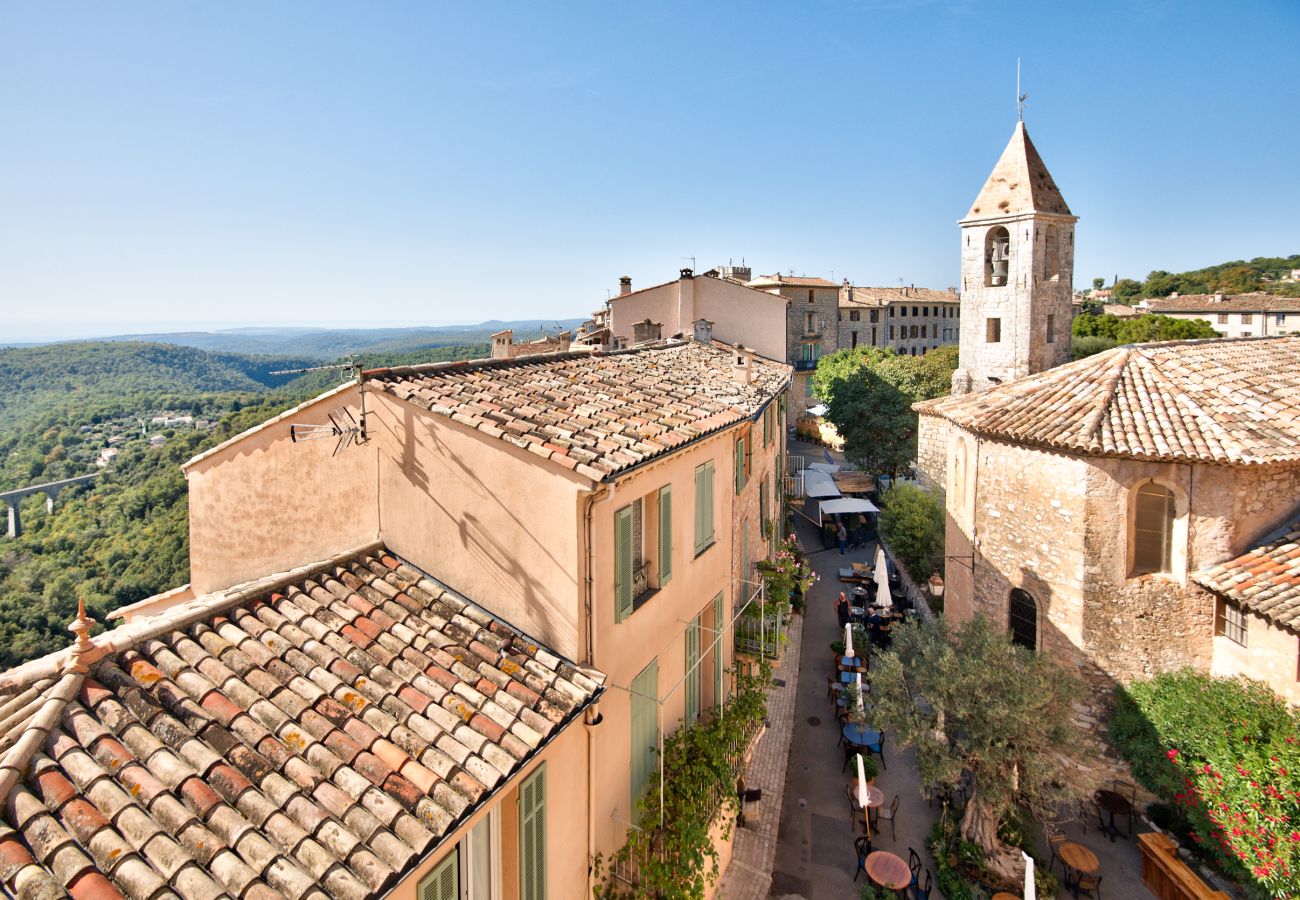 Appartement à Tourrettes-sur-Loup - APT LE NID