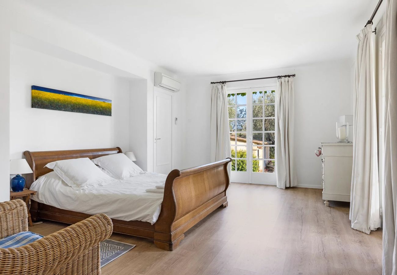 Villa à Tourrettes-sur-Loup - VILLA LES BERGUIERES