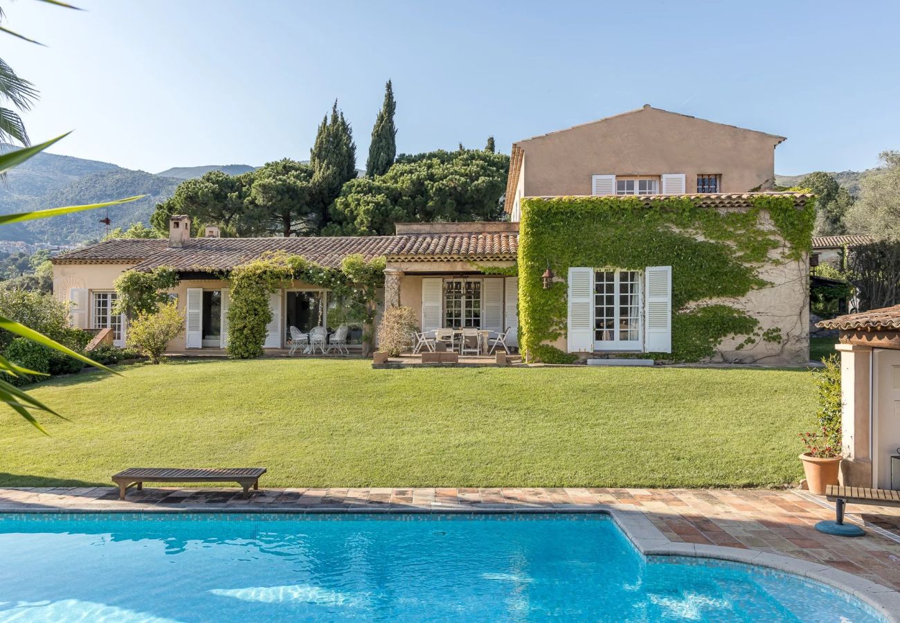Villa à Tourrettes-sur-Loup - VILLA LES BERGUIERES