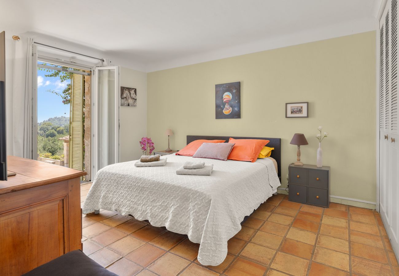 Villa à Tourrettes-sur-Loup - VILLA LES CADENASSES