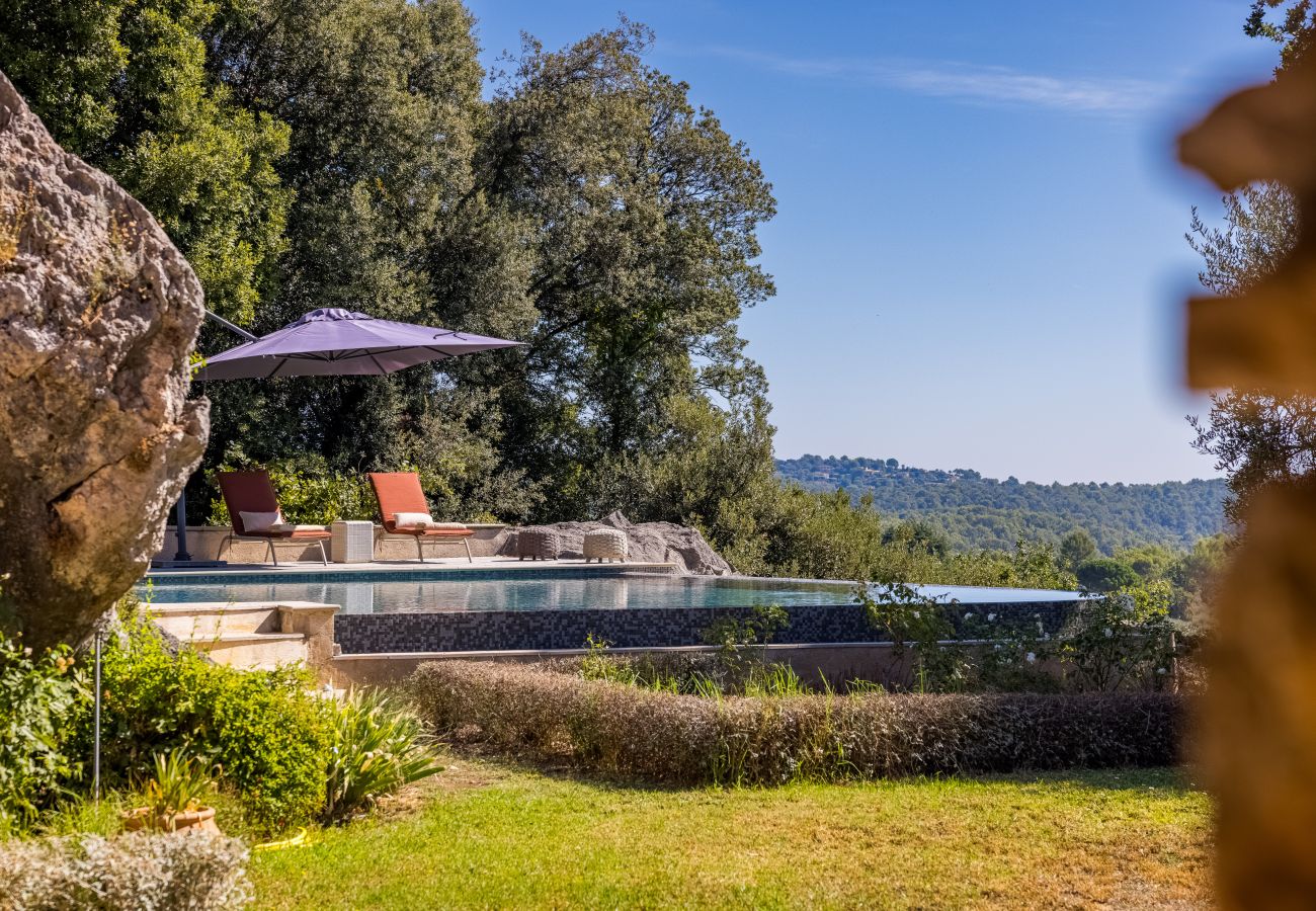 Villa à Tourrettes-sur-Loup - LA ROCHE D'OR